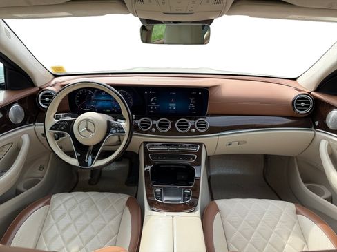 Used 2022 Mercedes-Benz E 450 4MATIC Sedan image 19