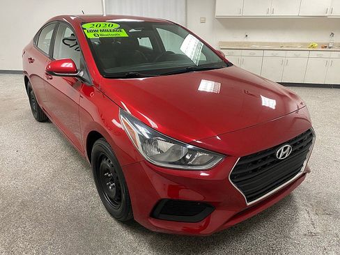 Used 2020 Hyundai Accent SE image 3