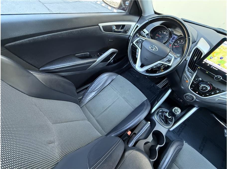 Used 2014 Hyundai Veloster w/ Style Package 02 FWD image 10