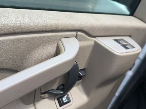 Used 2018 Chevrolet Express 2500 Extended w/ Driver Convenience Package RWD image 18