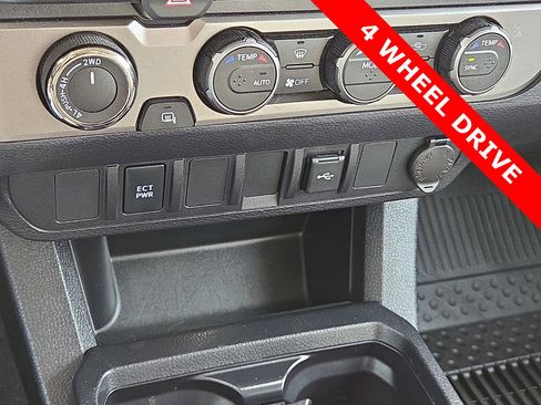 Used 2022 Toyota Tacoma SR image 18