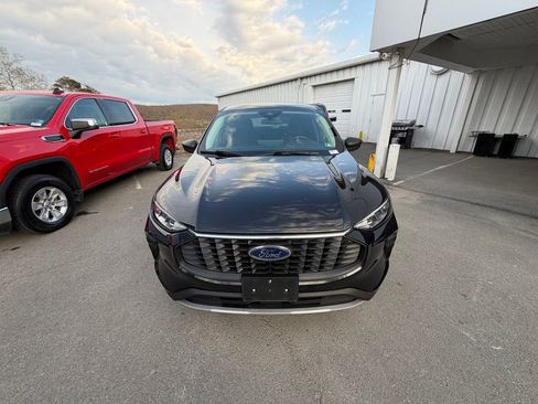 Used 2023 Ford Escape Active w/ Tech Pack #1 AWD/4WD image 8