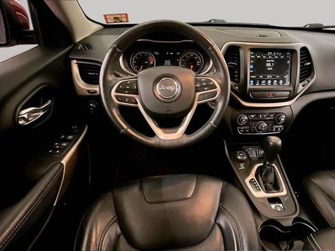 Used 2017 Jeep Cherokee Limited AWD/4WD image 5