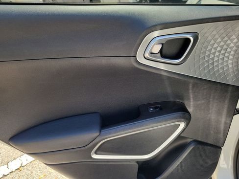 Used 2024 Kia Soul LX w/ Option Group 015 image 16