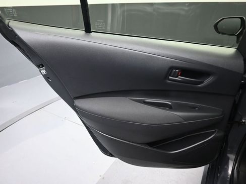 Used 2023 Toyota Corolla LE FWD image 32