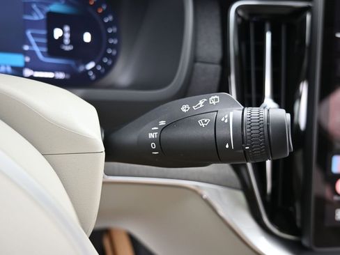 New 2026 Volvo XC90 B6 Ultra image 18