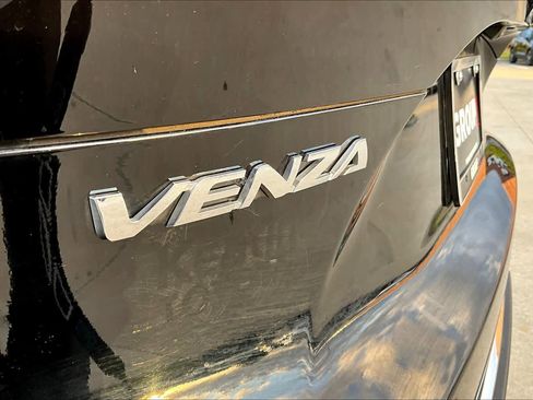 Used 2021 Toyota Venza XLE w/ Carpet Mat Package (TMS) image 28