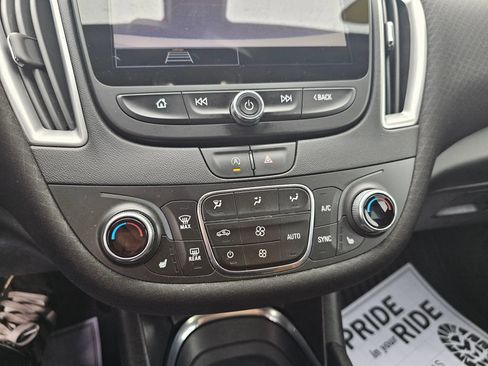 Used 2022 Chevrolet Malibu LT FWD image 26