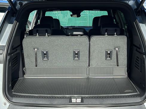 New 2026 Chevrolet Traverse LT w/ Midnight/Sport Edition image 12