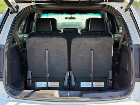 Used 2015 Ford Explorer XLT w/ Equipment Group 202A AWD/4WD image 28