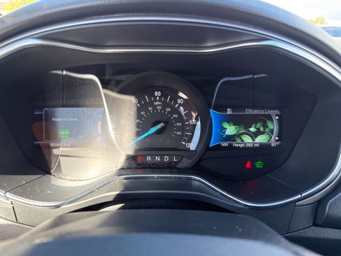 Used 2018 Ford Fusion S image 33