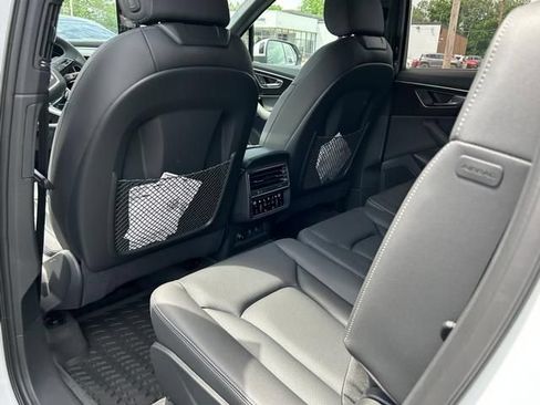 Used 2025 Audi Q7 3.0T Premium Plus w/ Premium Plus Package AWD/4WD image 12