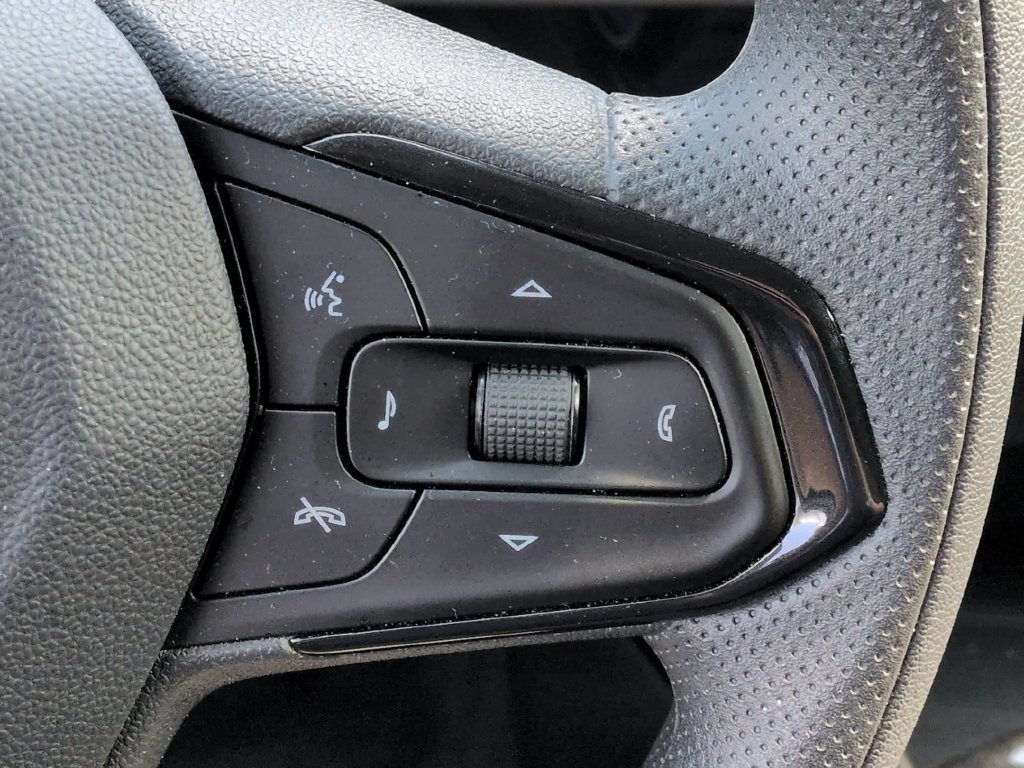 Used 2026 Chevrolet Trax LT FWD image 7