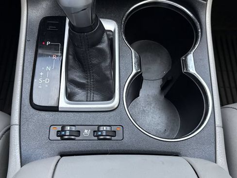 Used 2016 Toyota Highlander Limited FWD image 25