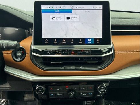 Used 2025 Jeep Compass Limited w/ Elite Group image 17