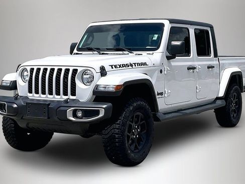 Used 2023 Jeep Gladiator Sport AWD/4WD image 2