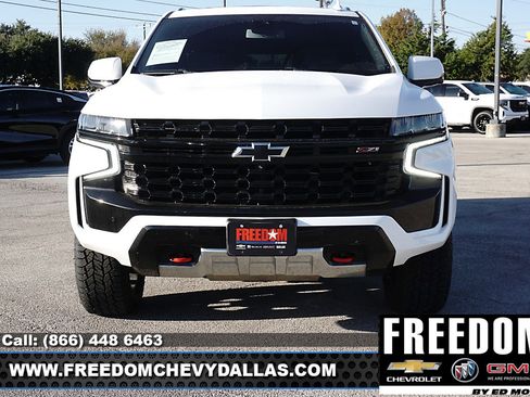 Certified 2023 Chevrolet Suburban Z71 w/ Luxury Package image 2