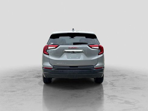 Used 2023 GMC Terrain SLE FWD image 4