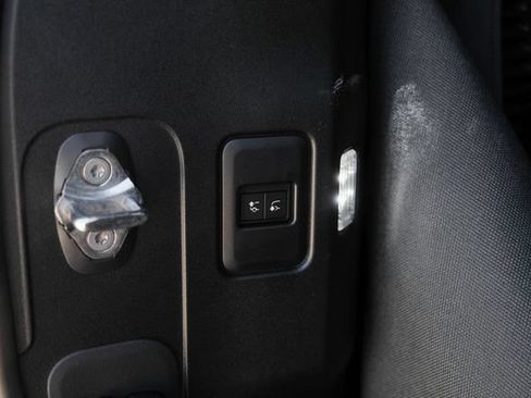Used 2025 Land Rover Defender 130 V8 AWD/4WD image 75