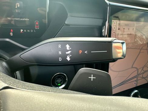 Used 2025 GMC Acadia AT4 w/ Luxury Package image 29