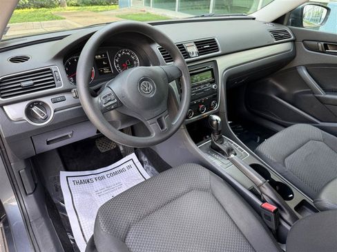 Used 2013 Volkswagen Passat 2.5 S FWD image 24