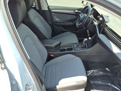Certified 2026 Volkswagen Jetta SE w/ Black Wheel Package FWD image 11