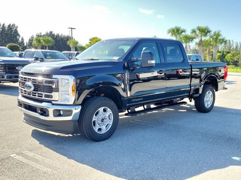 New 2026 Ford F250 XLT w/ FX4 Off-Road Package AWD/4WD image 4