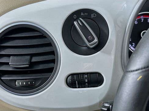 Used 2016 Volkswagen Beetle 1.8T SE image 12