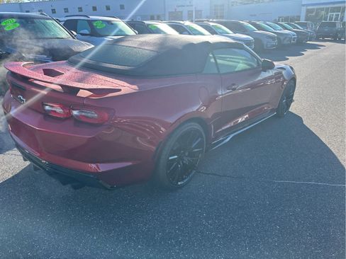 Used 2023 Chevrolet Camaro LT RWD image 3