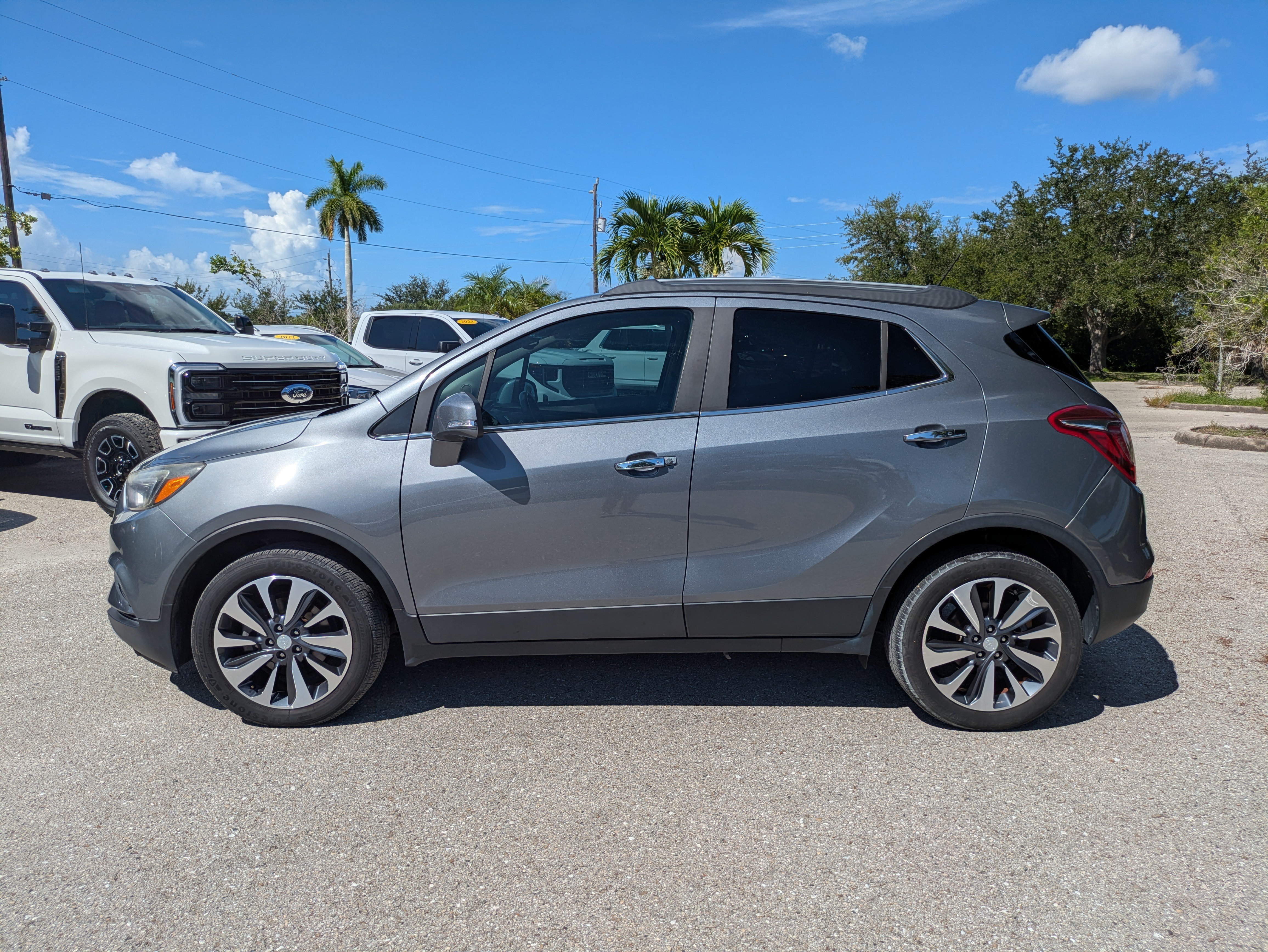 Used 2020 Buick Encore Essence FWD image 10