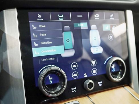 Used 2021 Land Rover Range Rover Autobiography image 28