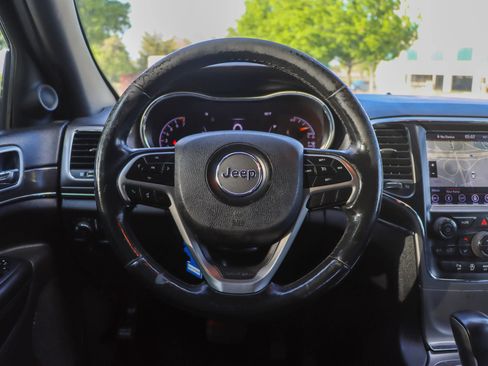 Used 2018 Jeep Grand Cherokee Limited RWD image 27