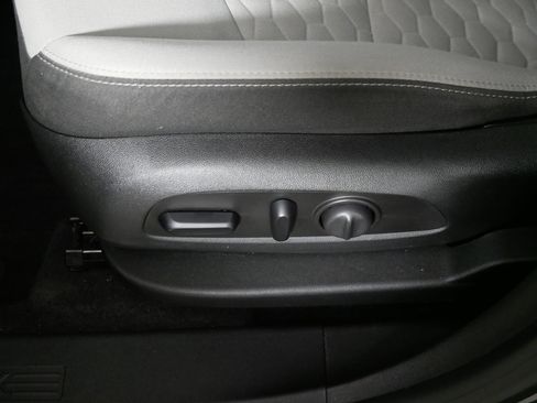 Used 2020 Chevrolet Equinox LS w/ LS Convenience Package image 20