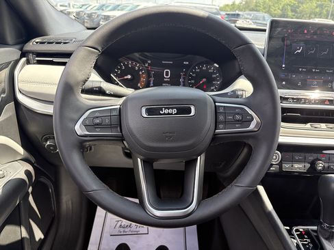 Used 2025 Jeep Compass Limited AWD/4WD image 24