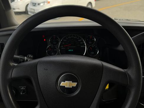 Used 2019 Chevrolet Express 2500 RWD image 32