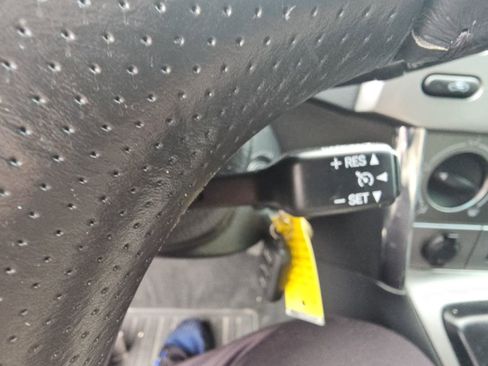 Used 2005 Toyota Matrix XR AWD/4WD image 11