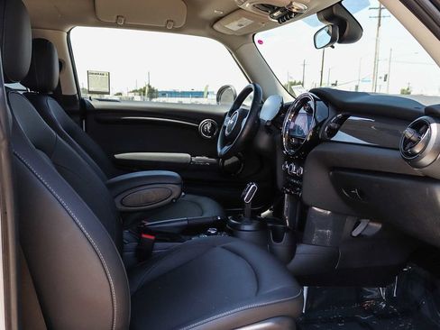 Used 2024 MINI Cooper 2-Door Hardtop FWD image 20