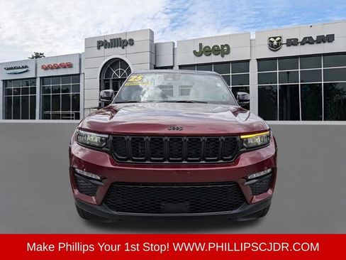 Certified 2025 Jeep Grand Cherokee Limited w/ Trailer Tow Package AWD/4WD image 8
