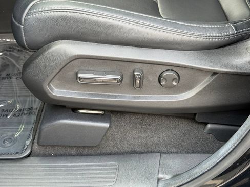 Used 2024 Honda Pilot Touring image 14