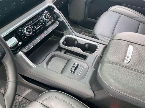 Used 2025 GMC Sierra 2500 Denali w/ Denali Reserve Package image 18