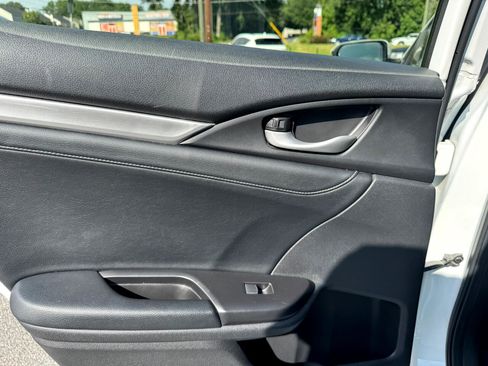 Used 2019 Honda Civic Touring image 24