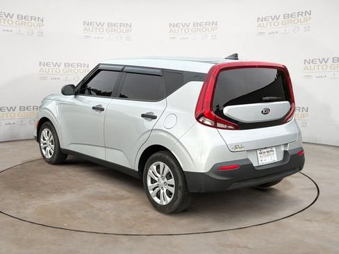 Used 2020 Kia Soul LX FWD image 3