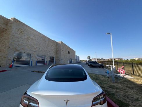 Used 2018 Tesla Model 3 Long Range RWD image 5