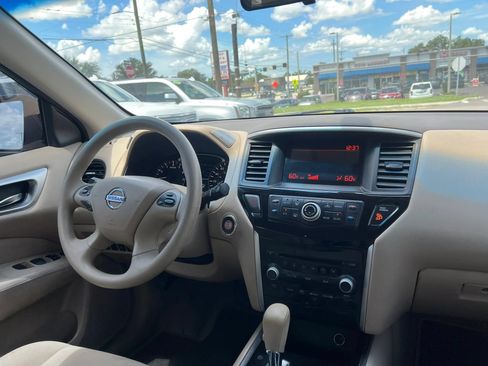 Used 2014 Nissan Pathfinder S FWD image 13