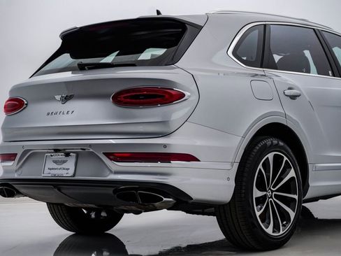 Used 2022 Bentley Bentayga AWD/4WD image 12