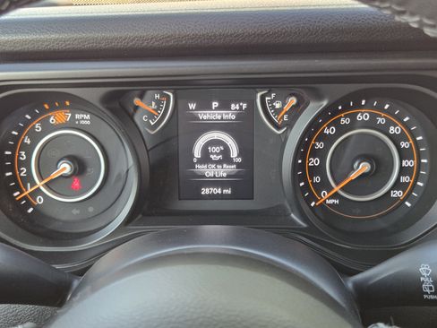 Used 2025 Jeep Wrangler Unlimited Sport AWD/4WD image 12