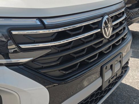 New 2026 Volkswagen Atlas Peak Edition AWD/4WD image 6