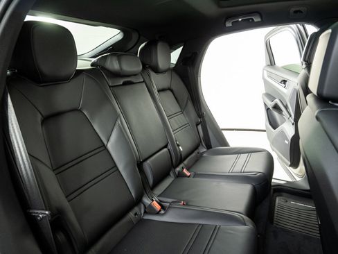 New 2026 Porsche Cayenne Coupe image 23