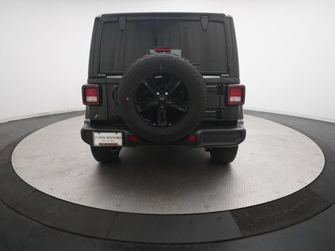 Used 2023 Jeep Wrangler Unlimited Sahara AWD/4WD image 25