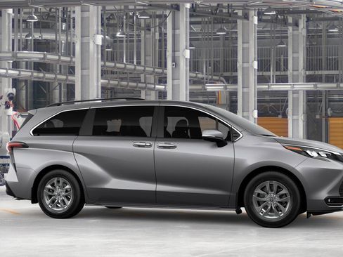 New 2026 Toyota Sienna XLE FWD image 13